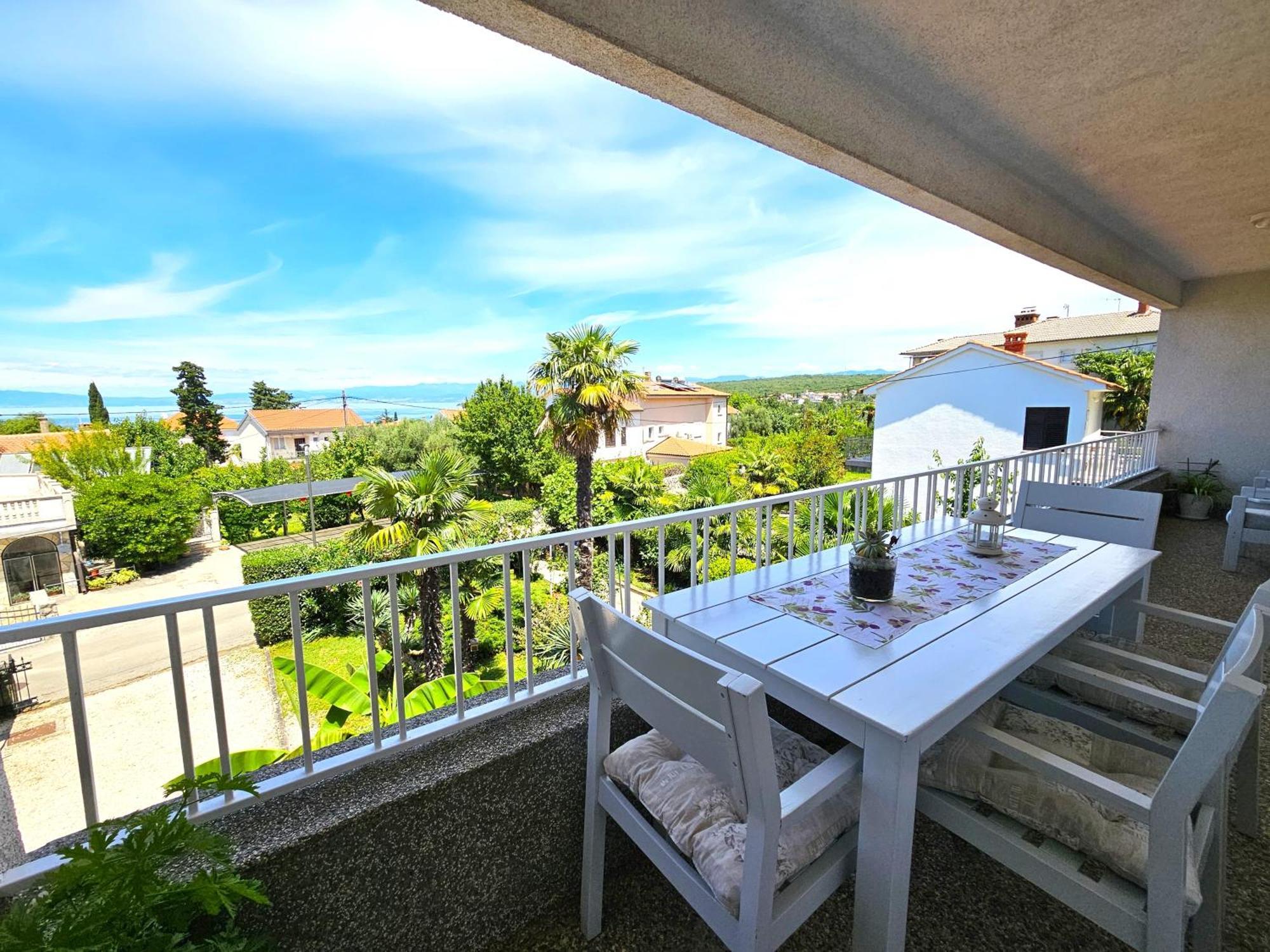 Apartment Mirko Malinska Buitenkant foto