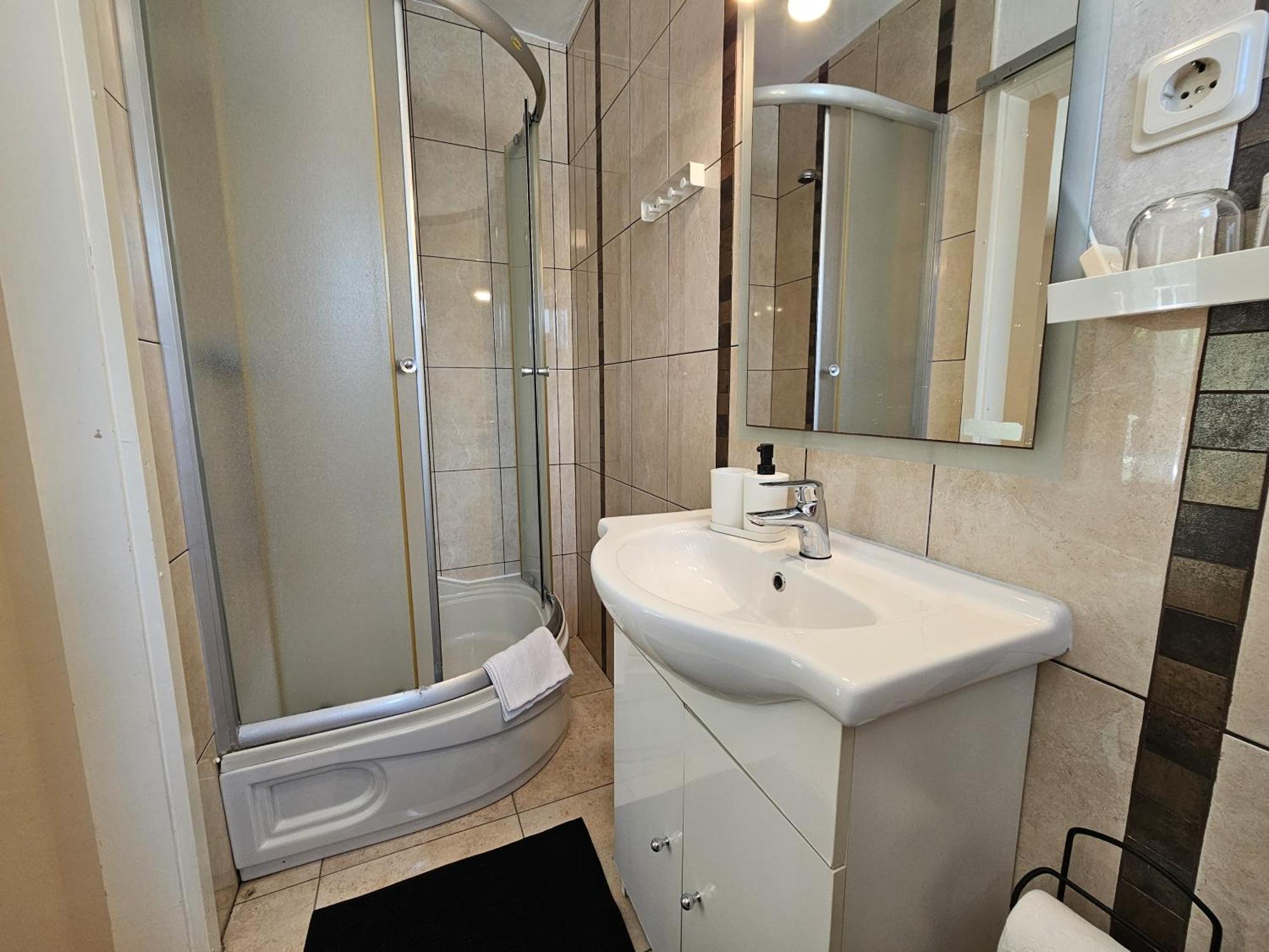Apartment Mirko Malinska Buitenkant foto